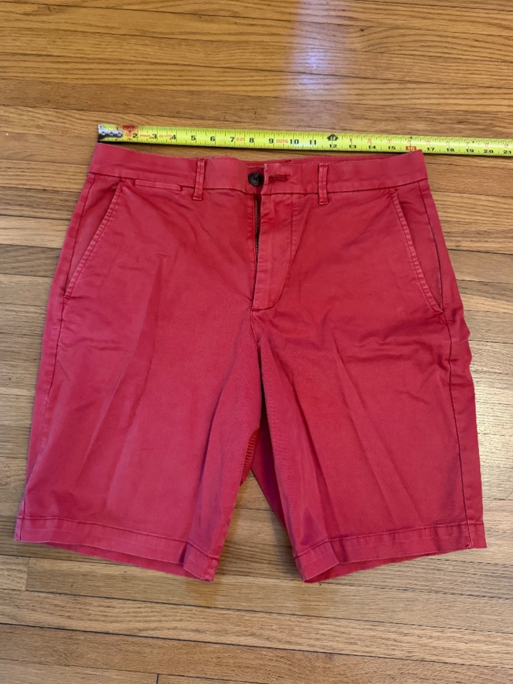 GAP Mens 10" Shorts Size 32 Red